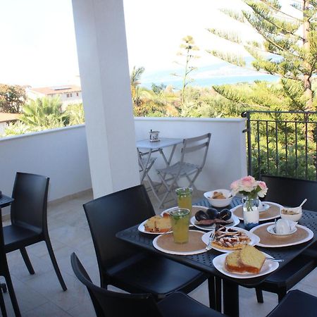 Residenza Anna Calabria Acomodação com café da manhã Briatico Exterior foto