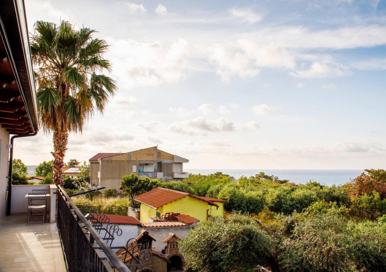 Residenza Anna Calabria Acomodação com café da manhã Briatico Exterior foto